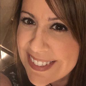 Meet your Posher, Lia